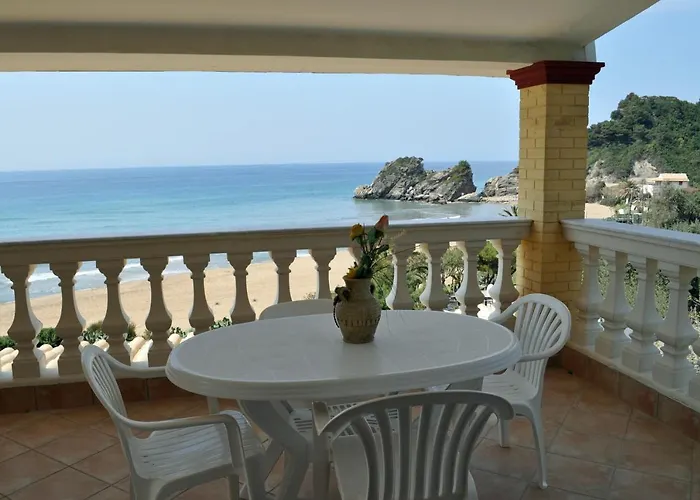 House Tolis -