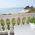 House Tolis -